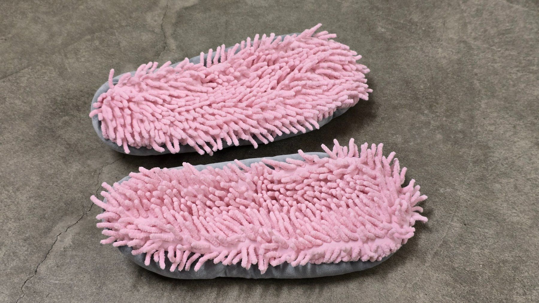 Scarpe da uomo: Mikrofaser Mop Hausschuhe - 41/42 - Geschenkidee – Nuovo (secondo la descrizione) da Thalwil venduto da VitaMini 2
