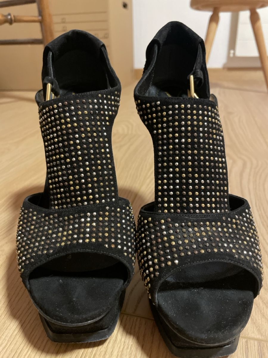 Saint Laurent Scarpe da donna: Saint Laurent High Heels – Usato da Teufen AR venduto da Kristallina