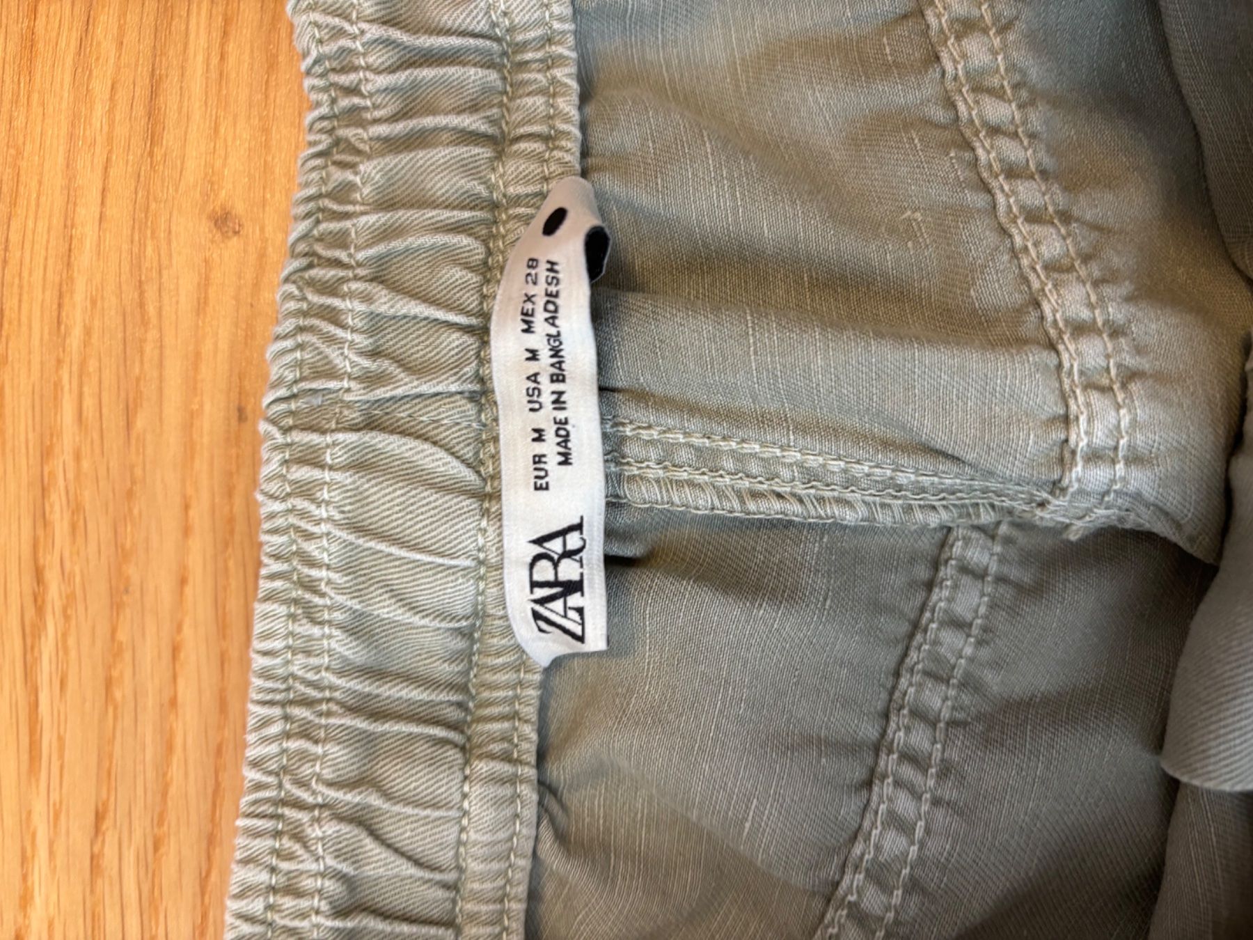 Zara Pantaloni: Zara grüne Stoffhose – Usato da Duebendorf venduto da tom_lp2m 1