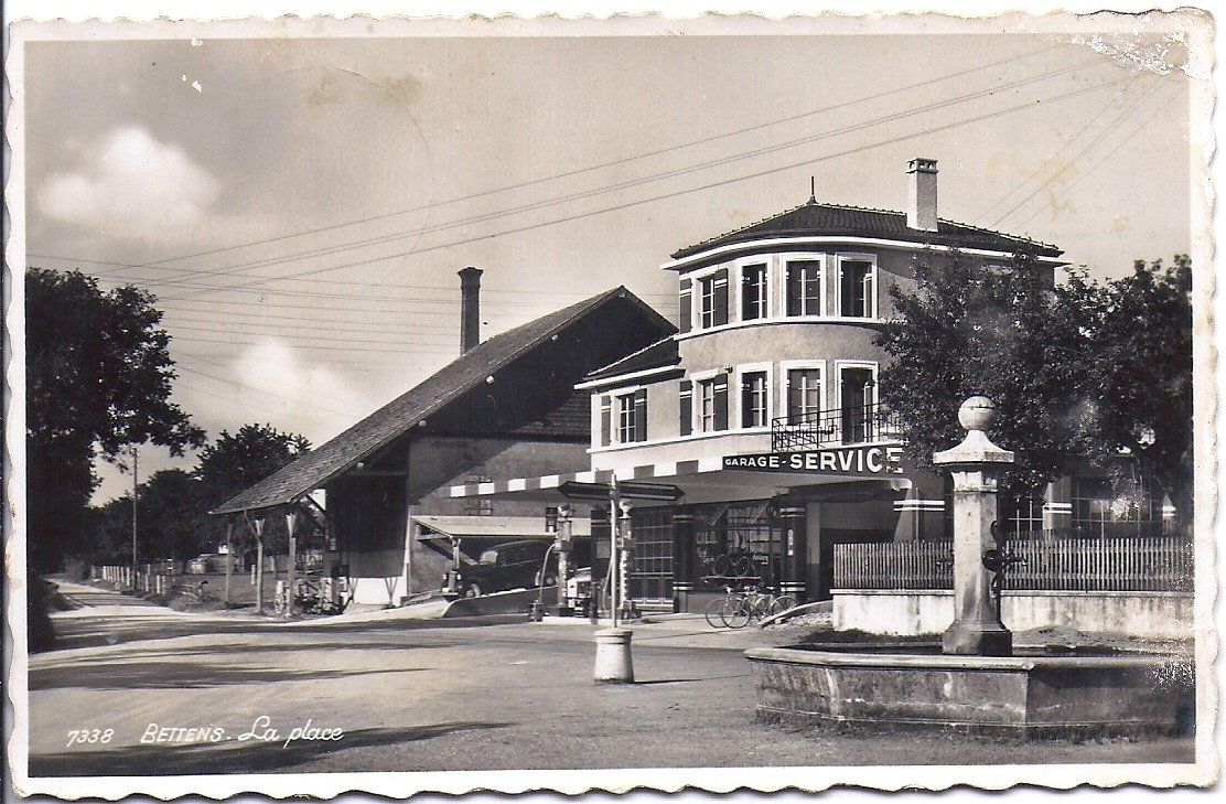 Cartoline postali: BETTENS, le garage sur la place – Usato da Les Verrières venduto da Scampi0