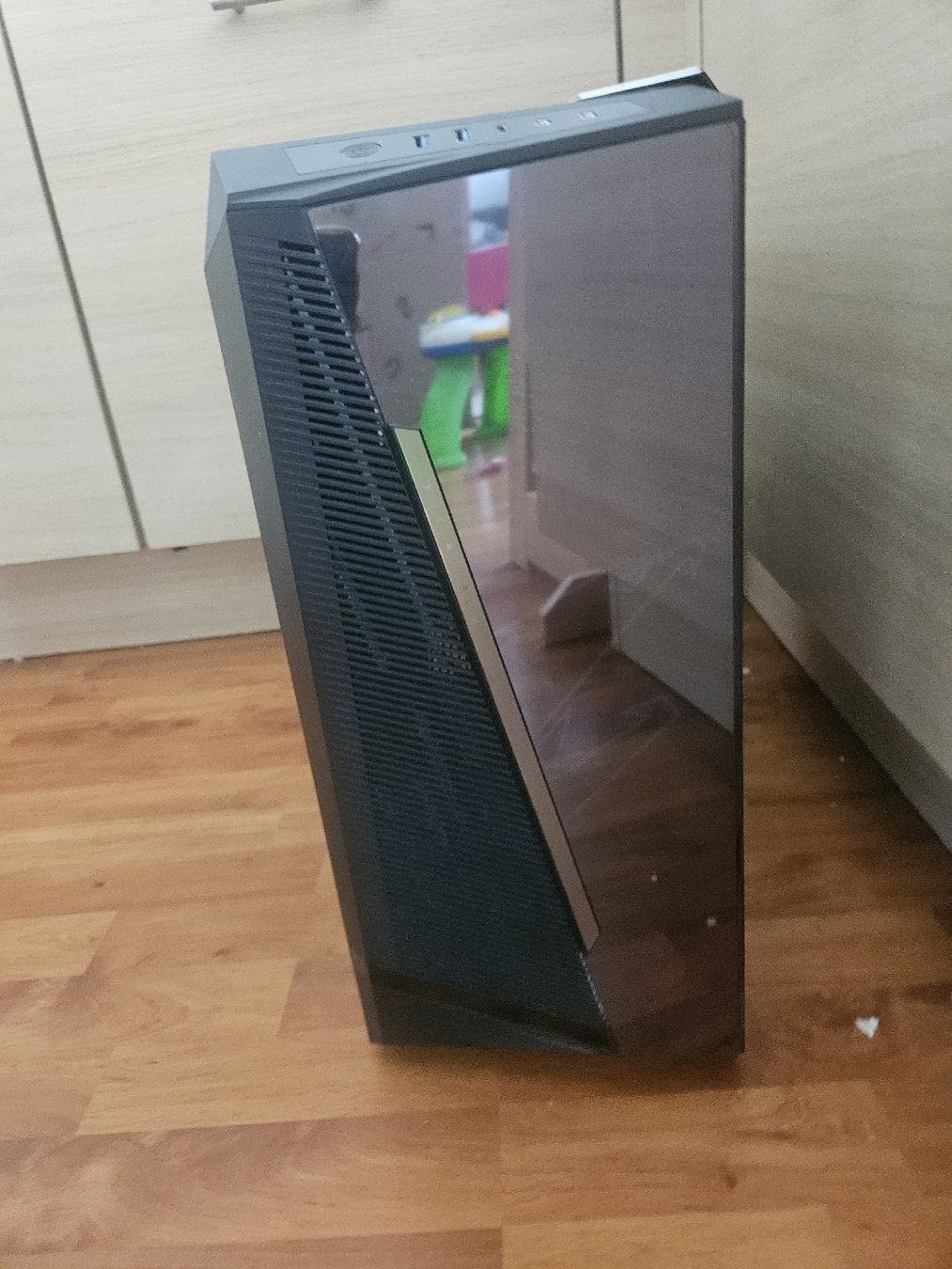 Custodie: PC Gehäuse Aorus  – Usato da Glis venduto da Oly99