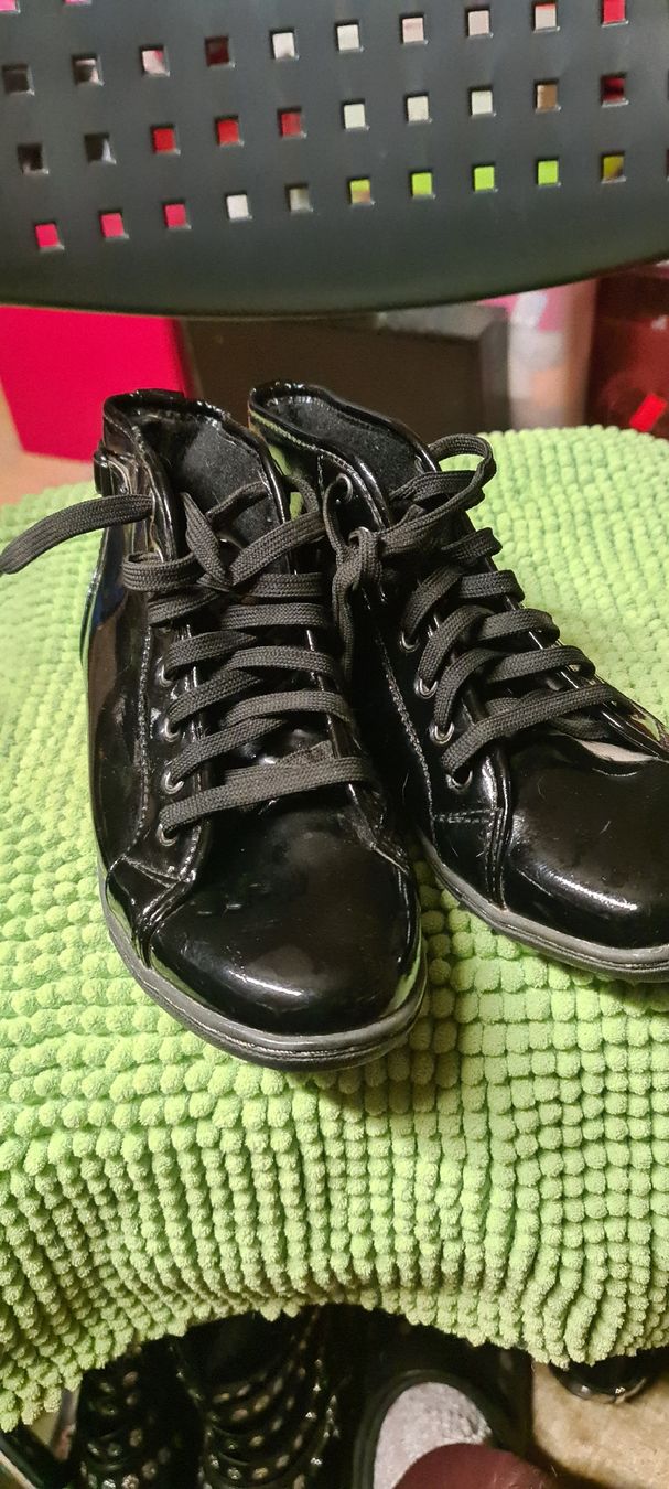 Scarpe da donna: Lack Sneakers 39 – Usato da Bellerive VD venduto da Hermes5