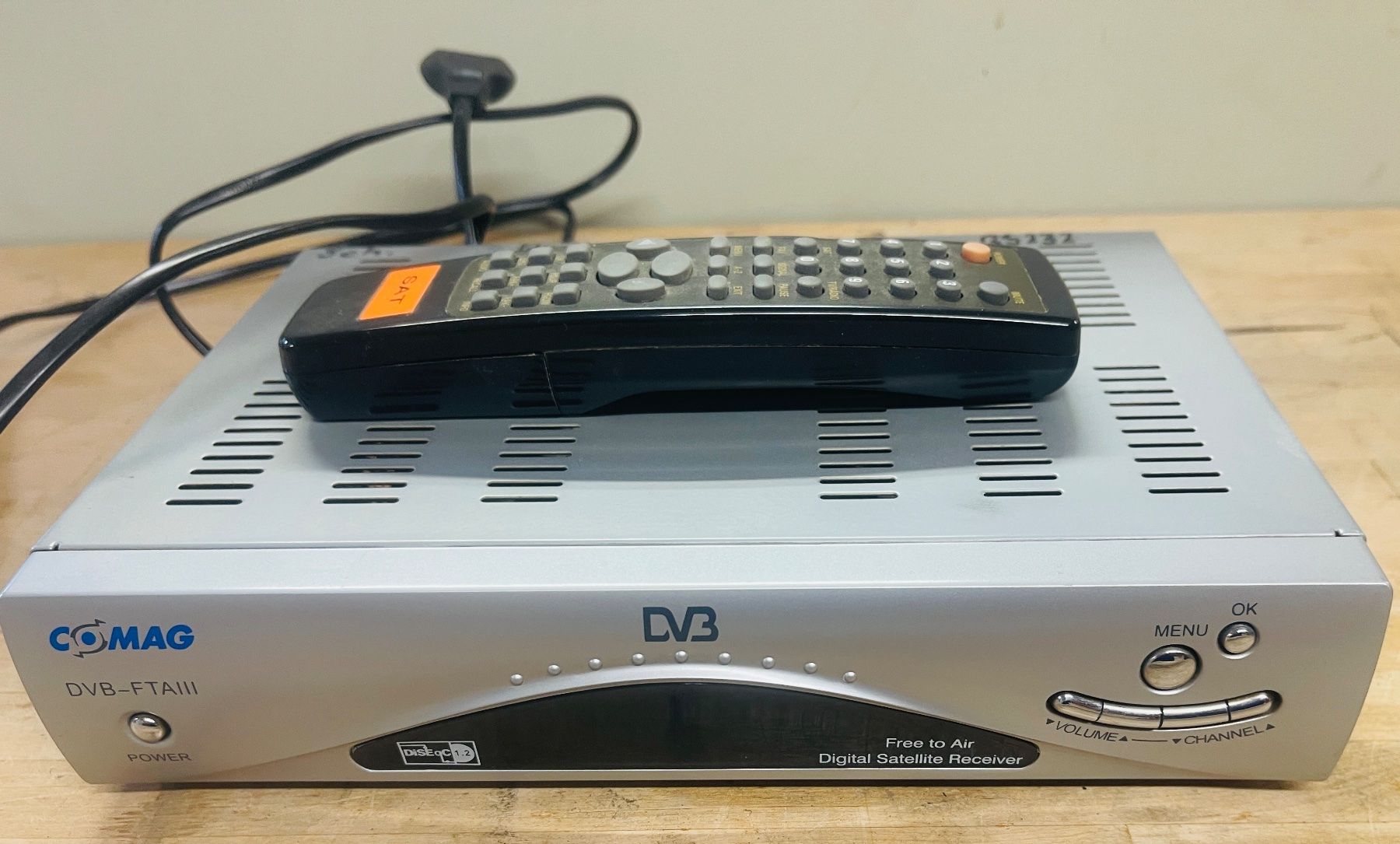 Ricevitori: Comag DVB-FTA lll Digital Sat Receiver mit Fernbedienung – Usato da Dänikon ZH venduto da Baeriswyl