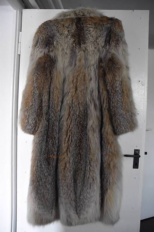 Cappotti: manteau de fourrure – Usato da La Chaux-de-Fonds venduto da loba2 1