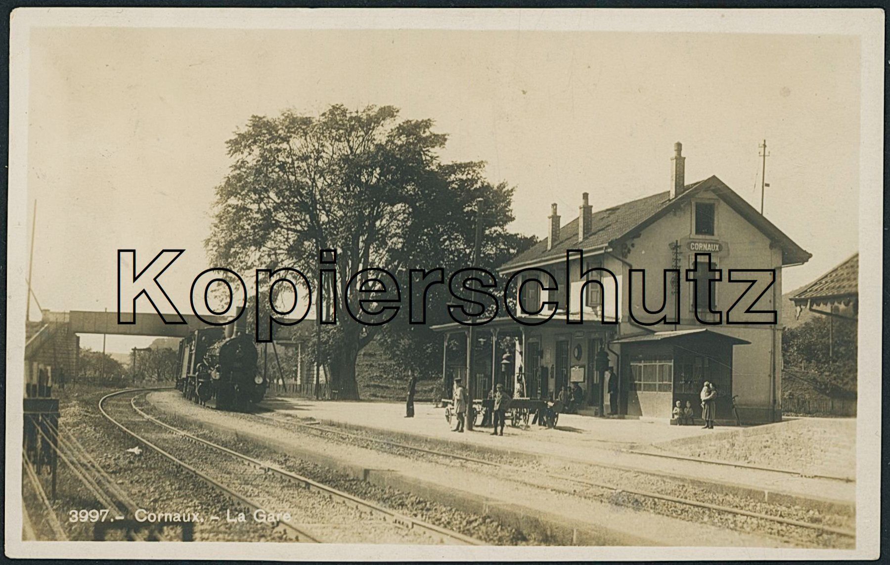 Cartoline postali: NE Cornaux - Bahnhof - Bahn – Usato da Schindellegi venduto da leecollect