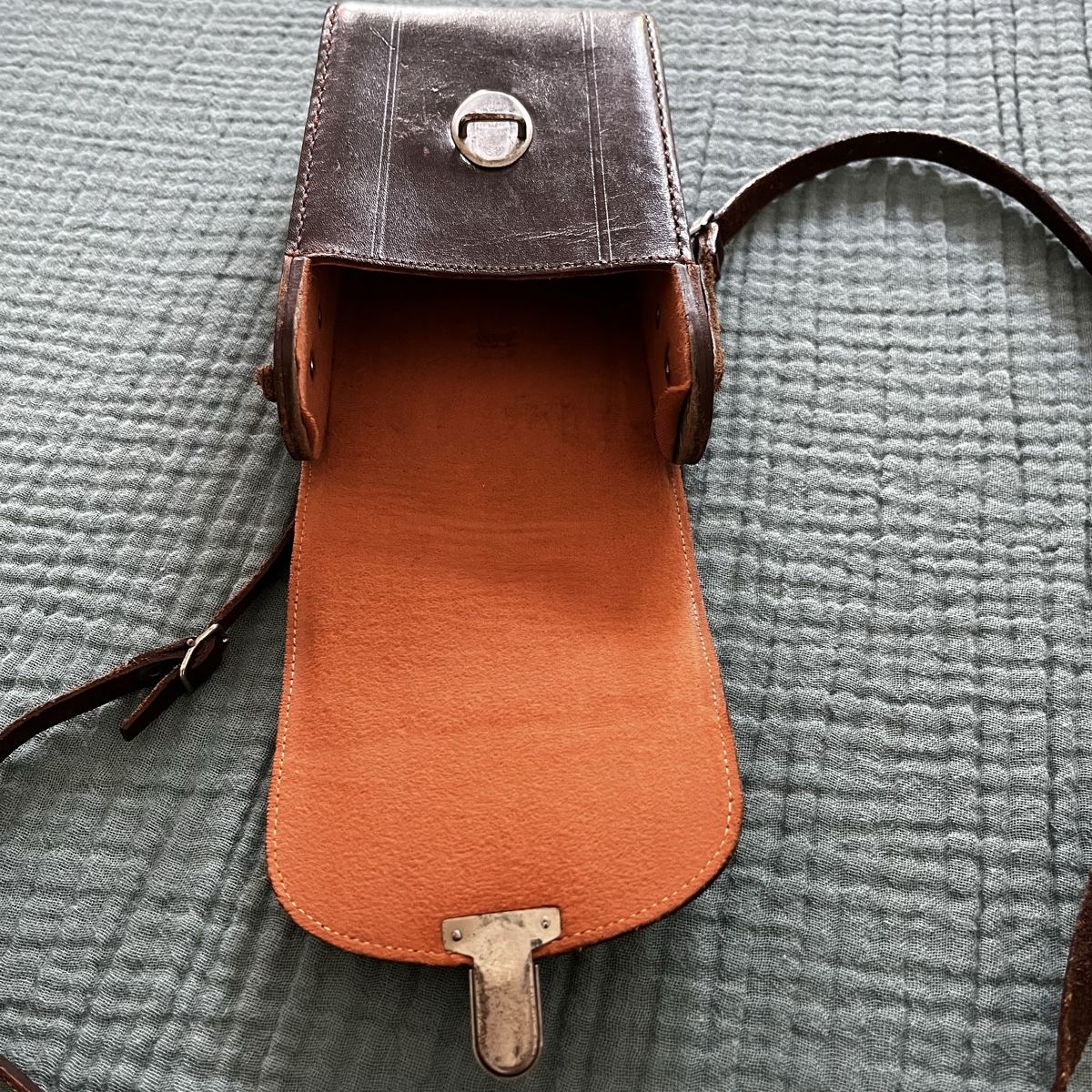 Borse da donna: Ledertasche Vintage – Usato da Astano venduto da thriftshop42 2