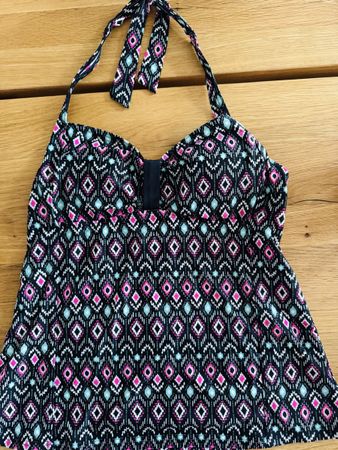 KangaROOS Tankini, Gr. 40 C, Top mit Muster, Hose schwarz