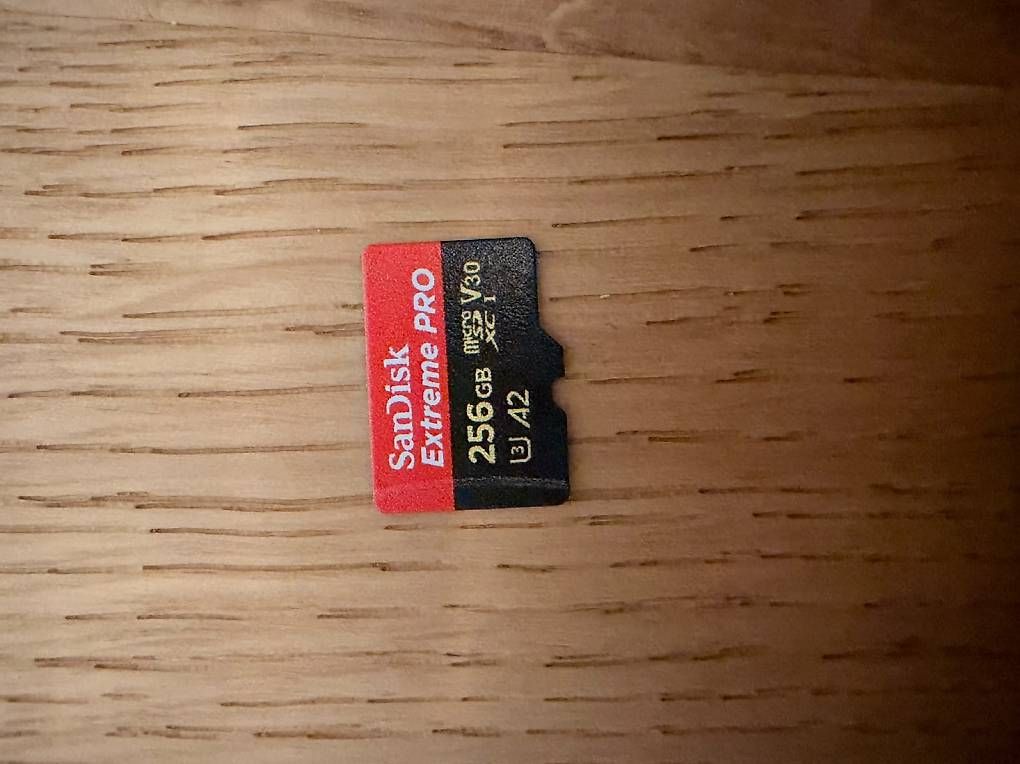 Nintendo Console: Nintendo Switch OLED 256GB PAKET – Usato da Wängi venduto da lualej 1