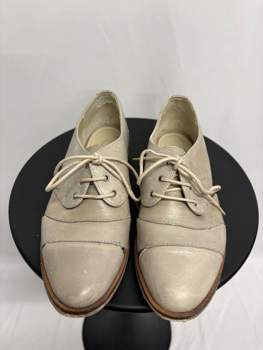Scarpe da donna: CARA Schnürschuhe mit Cut outs Leder beige 36 – Usato da Regensdorf venduto da secondchancefashion 3