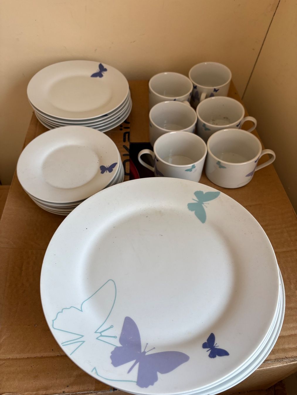 Set di piatti: Vaisselle avec papillon – Usato da Grône venduto da natatou