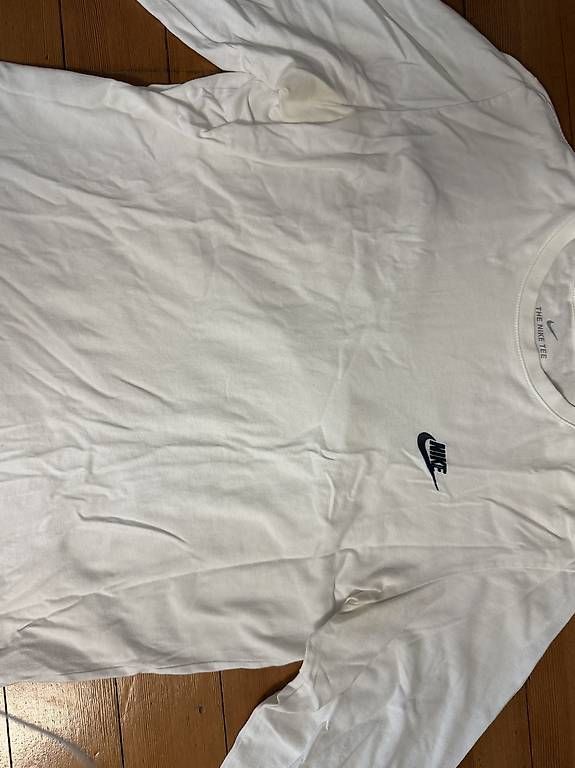 T-shirt: NIKE LANGARMSHIRT WEISS – Usato da Luzern venduto da nit_z9dx 1