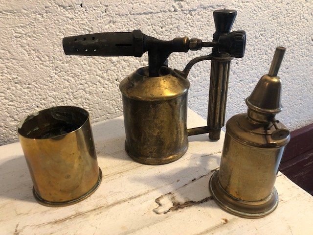 Tutte le decorazioni: Lot d'objets ancien avec lampe pigeon – Usato da Chézard St Martin venduto da schmitt