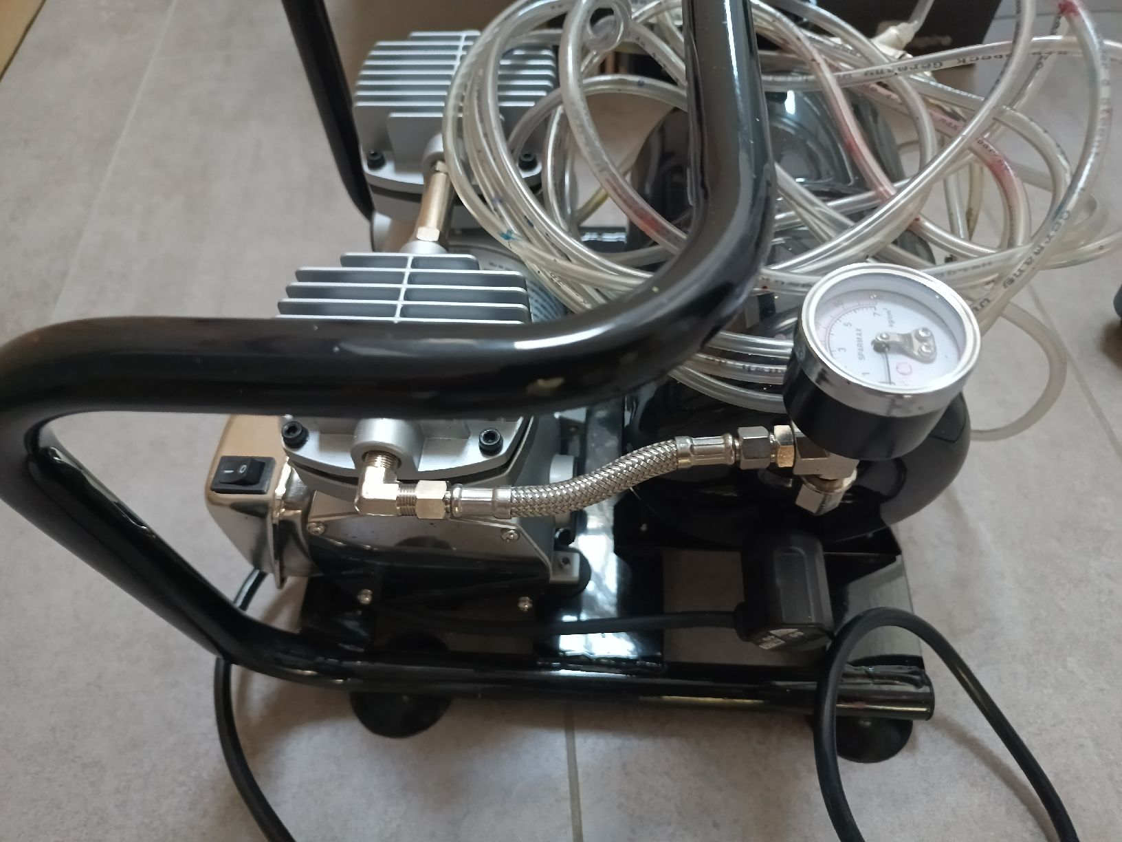 Compresseurs: Airbrushkompressor Sparmax AC 500  – D'occasion à Ossingen par Swoody 5