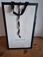 Gucci Papiertasche weiss schwarz, defekt. 38 x 23 cm Tüte