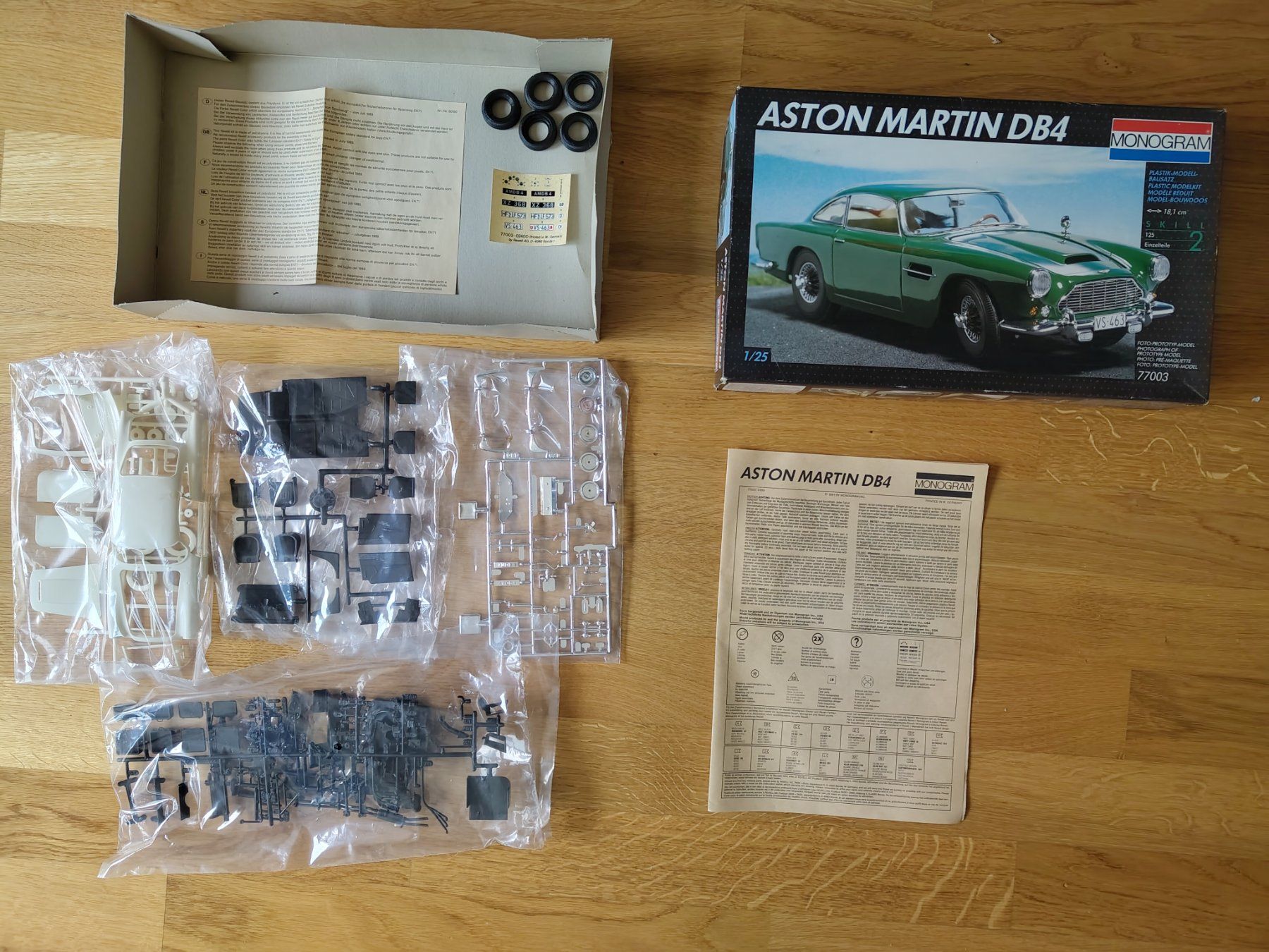Aston Martin Modellini d'auto: Aston Martin DB4 Monogram 1:25 - Modellbausatz – Nuovo (secondo la descrizione) da Basel venduto da AufeinenBlick 1