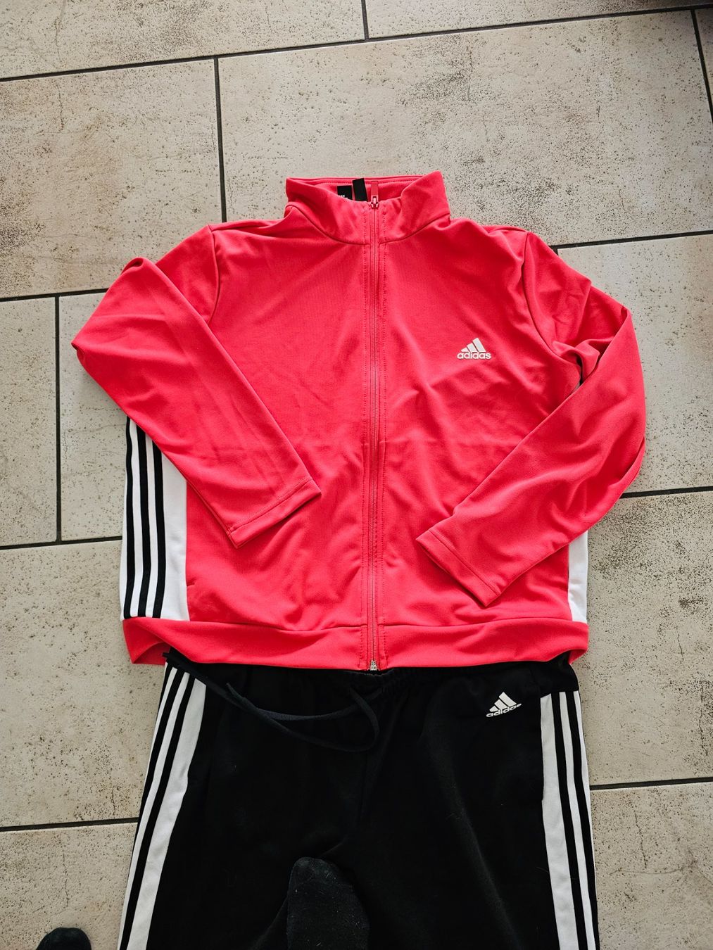 Adidas Lotti di vestiti: Adidas Trainingsanzug Damen – Usato da Boningen venduto da bimbo64 1