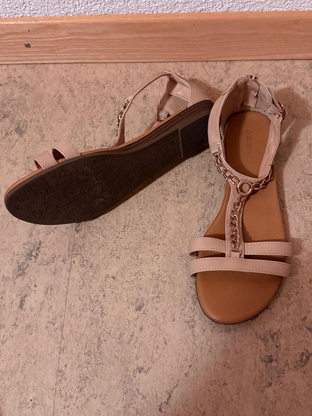 Schuhe für Mädchen: Sandalen – Gebraucht aus Oberbalm von M32V4 2