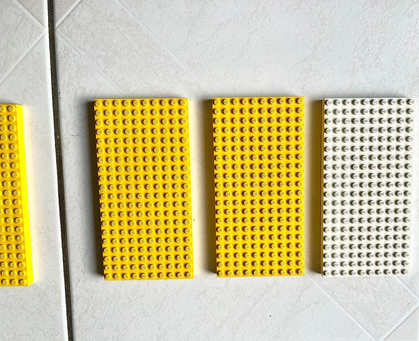 Lego Giocattoli: Lego 3+2 Grundplatten 6x8 – Usato da Mont sur Rolle venduto da uttin