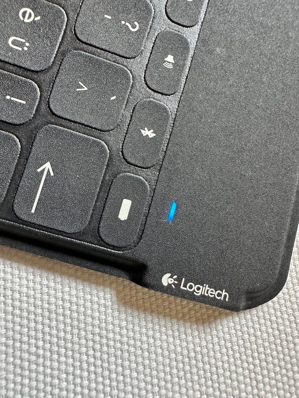 Logitech Tastiere: Logitech Type+ Keys-To-Go Bluetooth-Tastatur CH-QWERTZ – Usato da Fribourg venduto da Margaret18 3