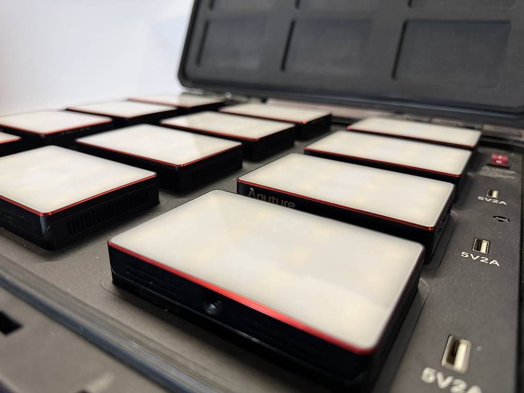 Lampade: Aputure MC 12-Light Production Kit – Usato da Grasswil venduto da ManolitoV 3