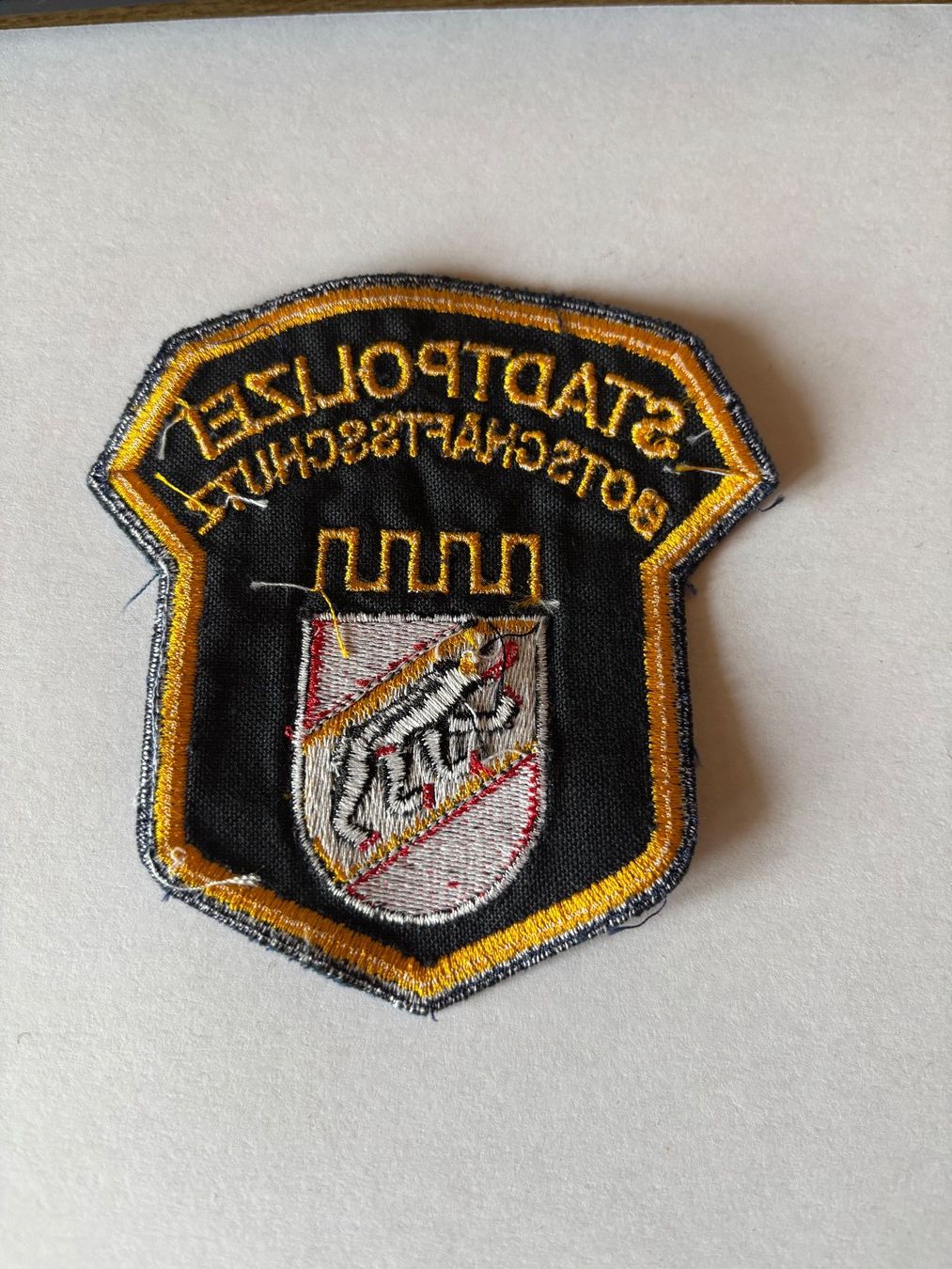 Toppe: Original Stadtpolizei Botschaftsschutz Patch – Usato da Salvenach venduto da Haeseli59 1