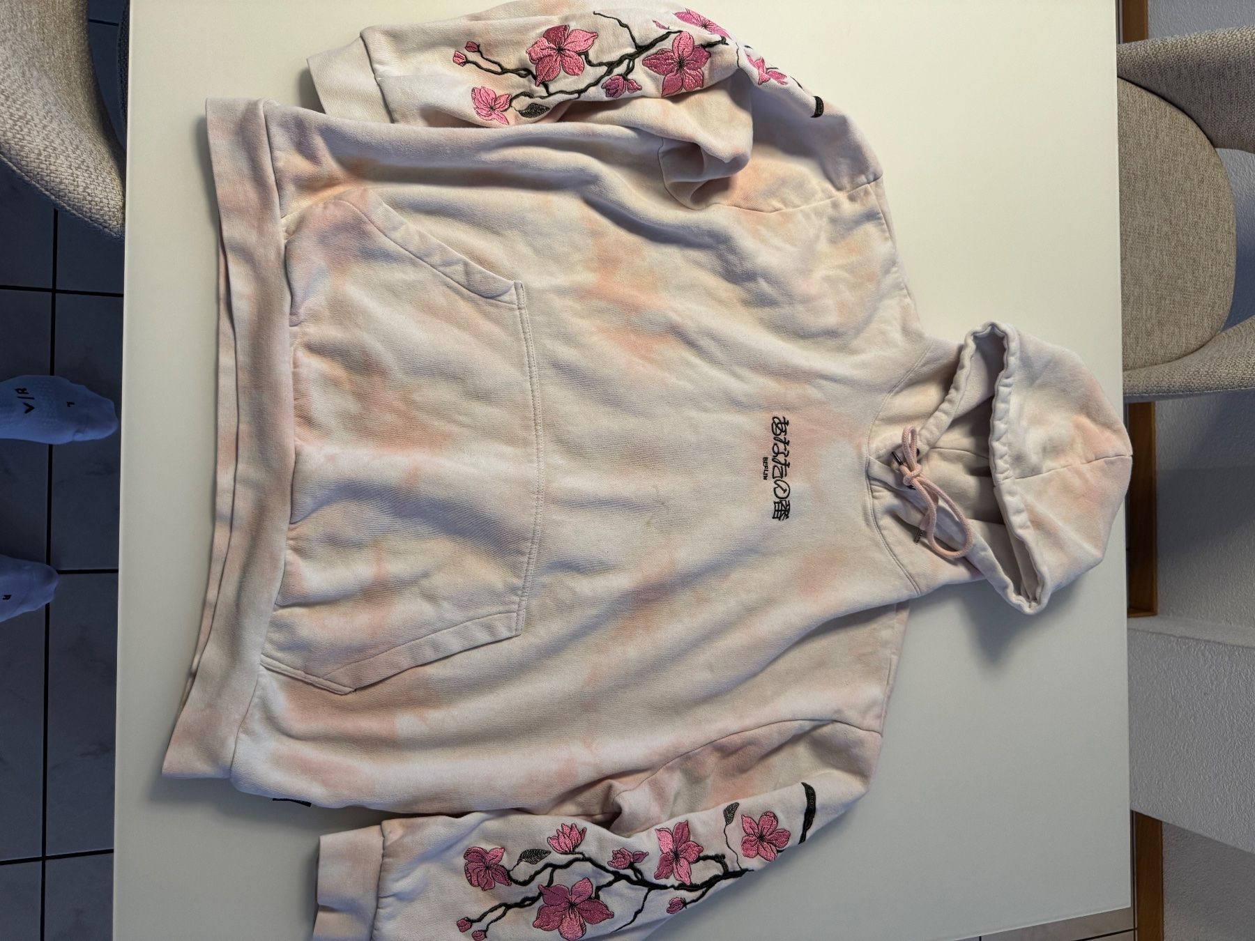 Pullover & Sweatshirts: Pull – Gebraucht aus Prez-vers-Noréaz von jon_lm5f