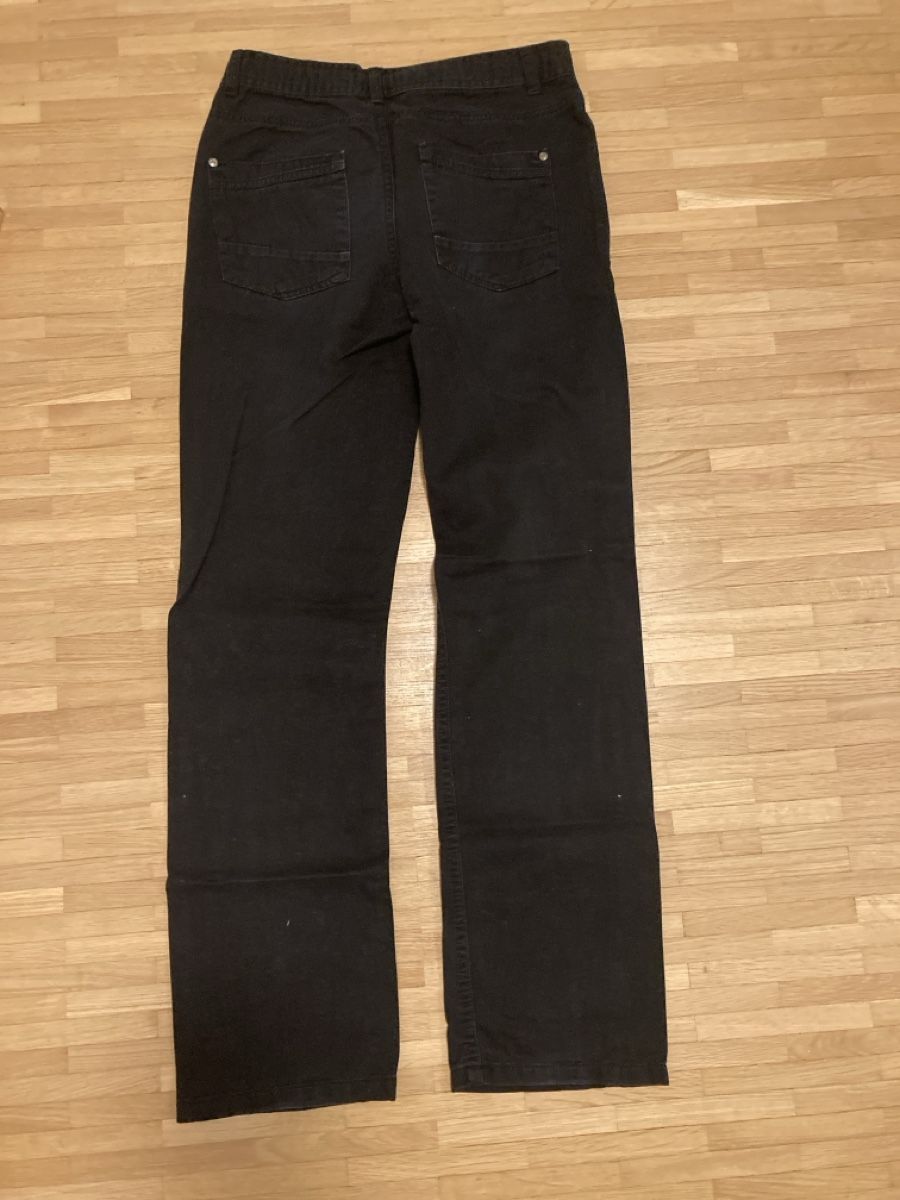 Pantaloni: Schwarze Hose – Usato da Urtenen-Schönbühl venduto da alessibas 1