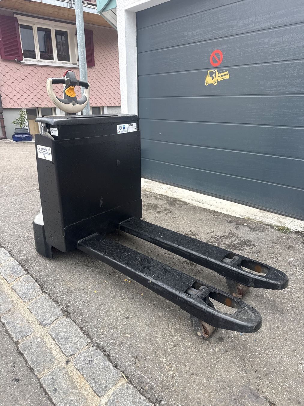 Ameise Carrelli elevatori e a forche: Stapler Niederhubwagen Paletrolli Crown – Usato da Ebnat-Kappel venduto da Suizo1291 1