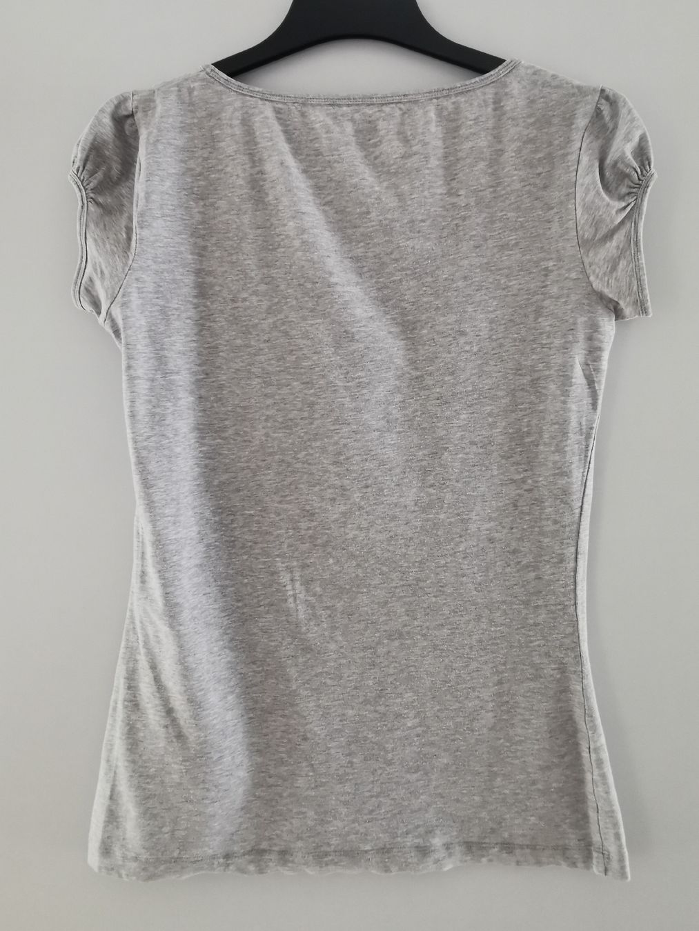 T-shirt: Graues T-Shirt mit Puffärmeln, Gr. M – Usato da Glattbrugg venduto da riseca 3