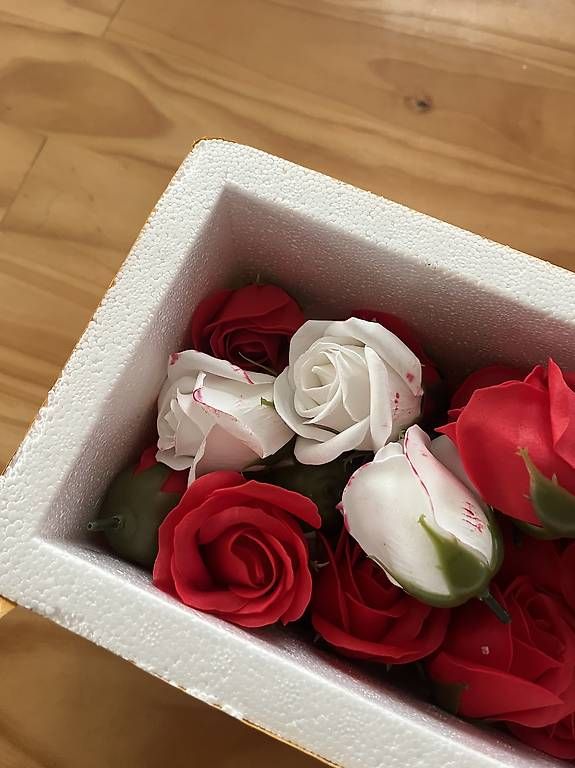 Douches: schachtel mit seifen rose  – D'occasion à Adligenswil par balboa5 4