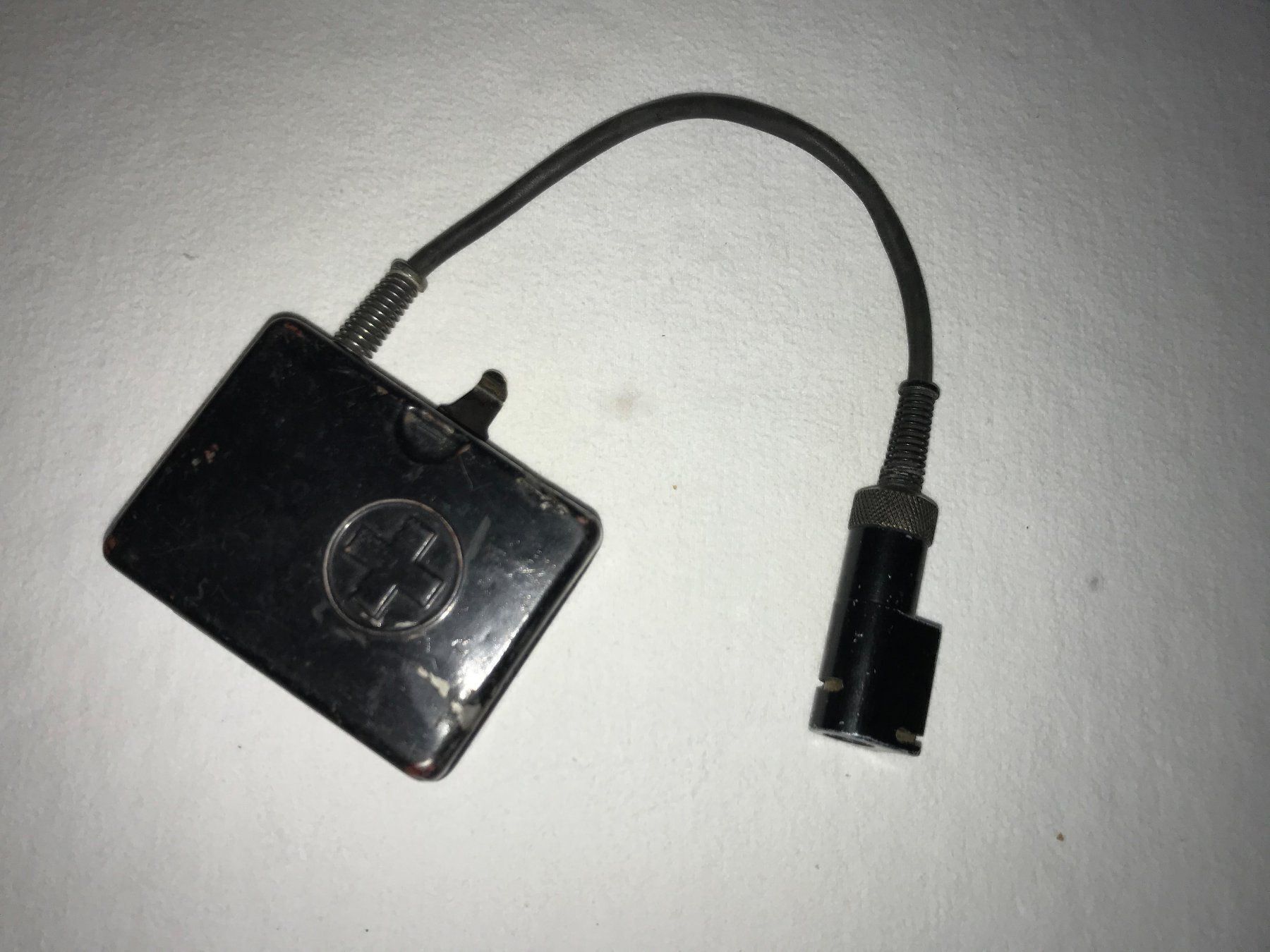 Tutti gli attrezzi: Eclairage pour réticule de lunette – Usato da Ste-Croix venduto da BuffetSC