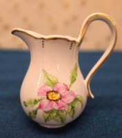 Antike Sahnekaraffe mit Blumen Dekor, Goldrand Verzierig