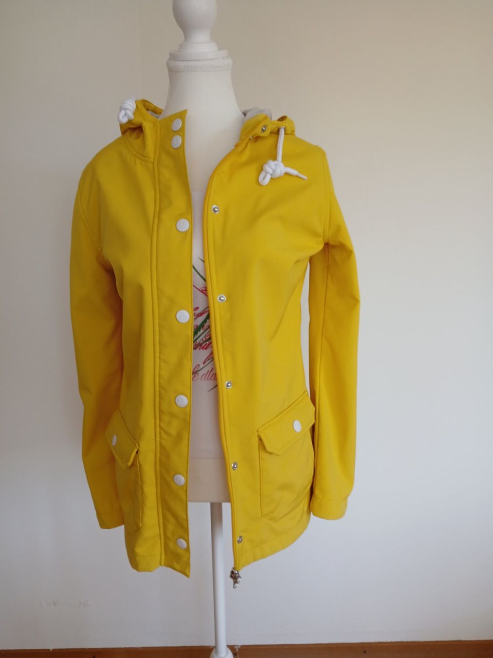 Jacken: Leichte Shelljacke gelb Gr. S/36 – Gebraucht aus Weisslingen von Brillianto