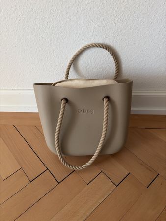 O Bag Handtasche beige mit Seilhenkeln und Innentasche