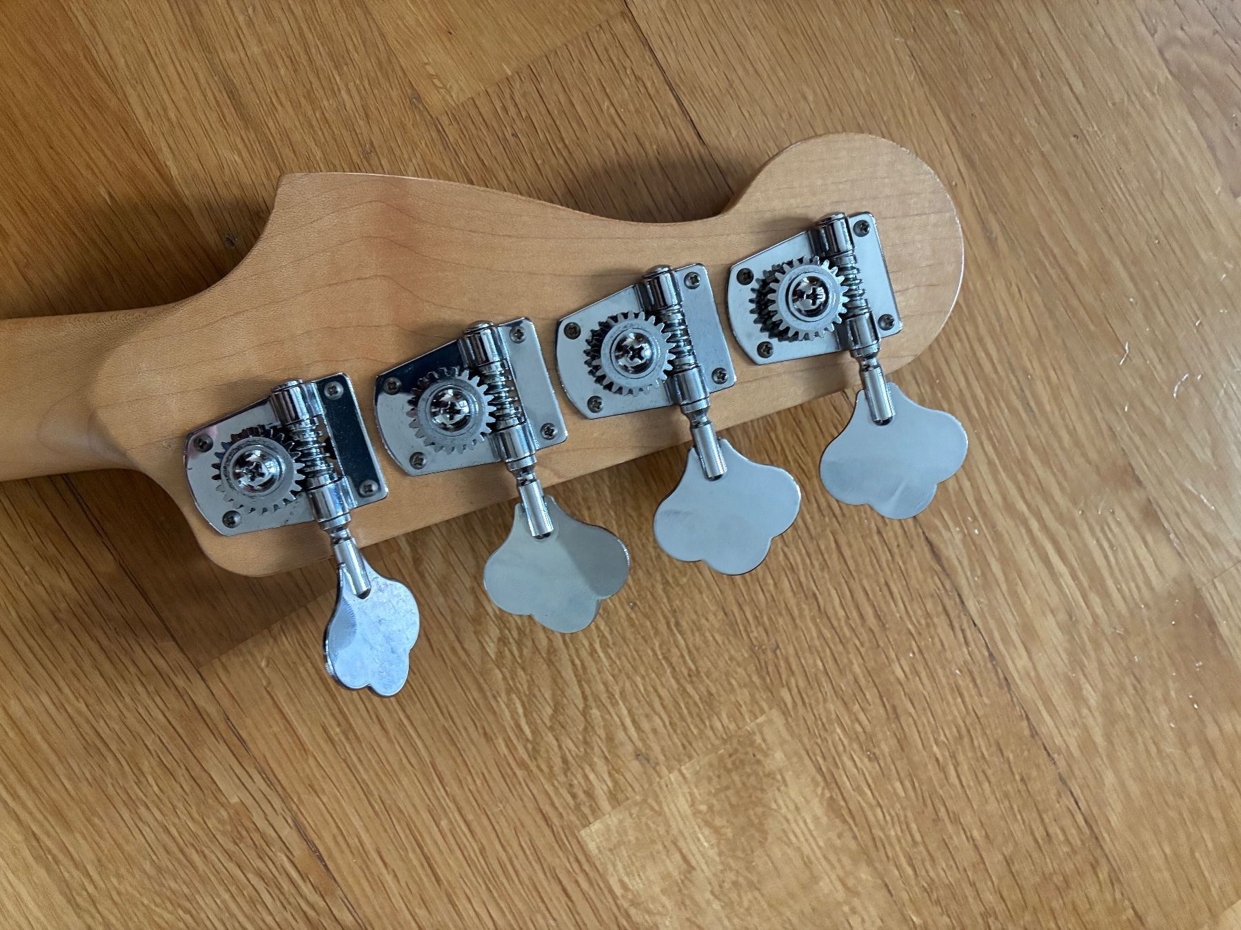 Musikinstrumente: Fender Precision Bass Mexico, Sunburst, ohne Case oder Bag – Gebraucht aus Luzern von zwanzigvier 6