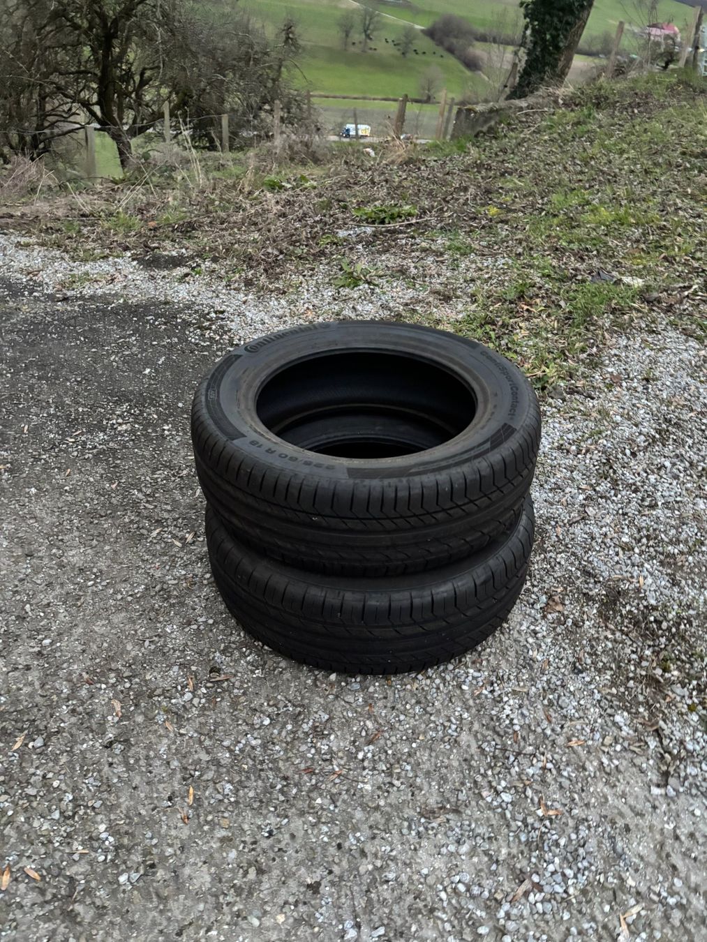 Altro in Scrittura & Disegno: 2 pneus été Continental 225/60 R18 – Usato da Romont FR venduto da Thoma_bdn