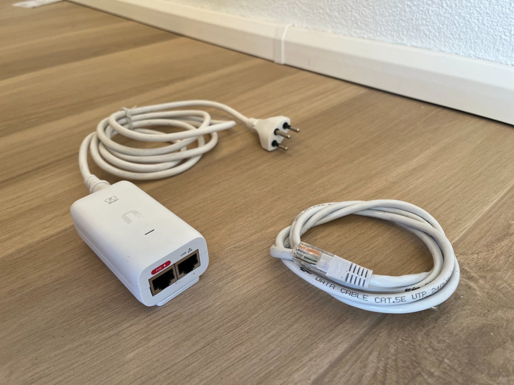 Ubiquiti Unità & Adattatore: Ubiquiti Gigabit Powersupply POE – Usato da Frauenfeld venduto da Hv 1