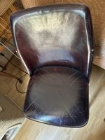 Stuhl braun Leder mit Gebrauchsspuren