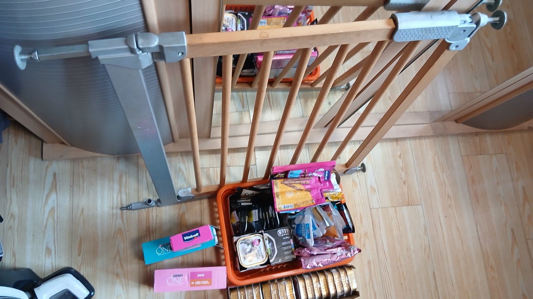 Futter: Katzentüre + Futter – Gebraucht aus Wiedlisbach von Hobby2 2