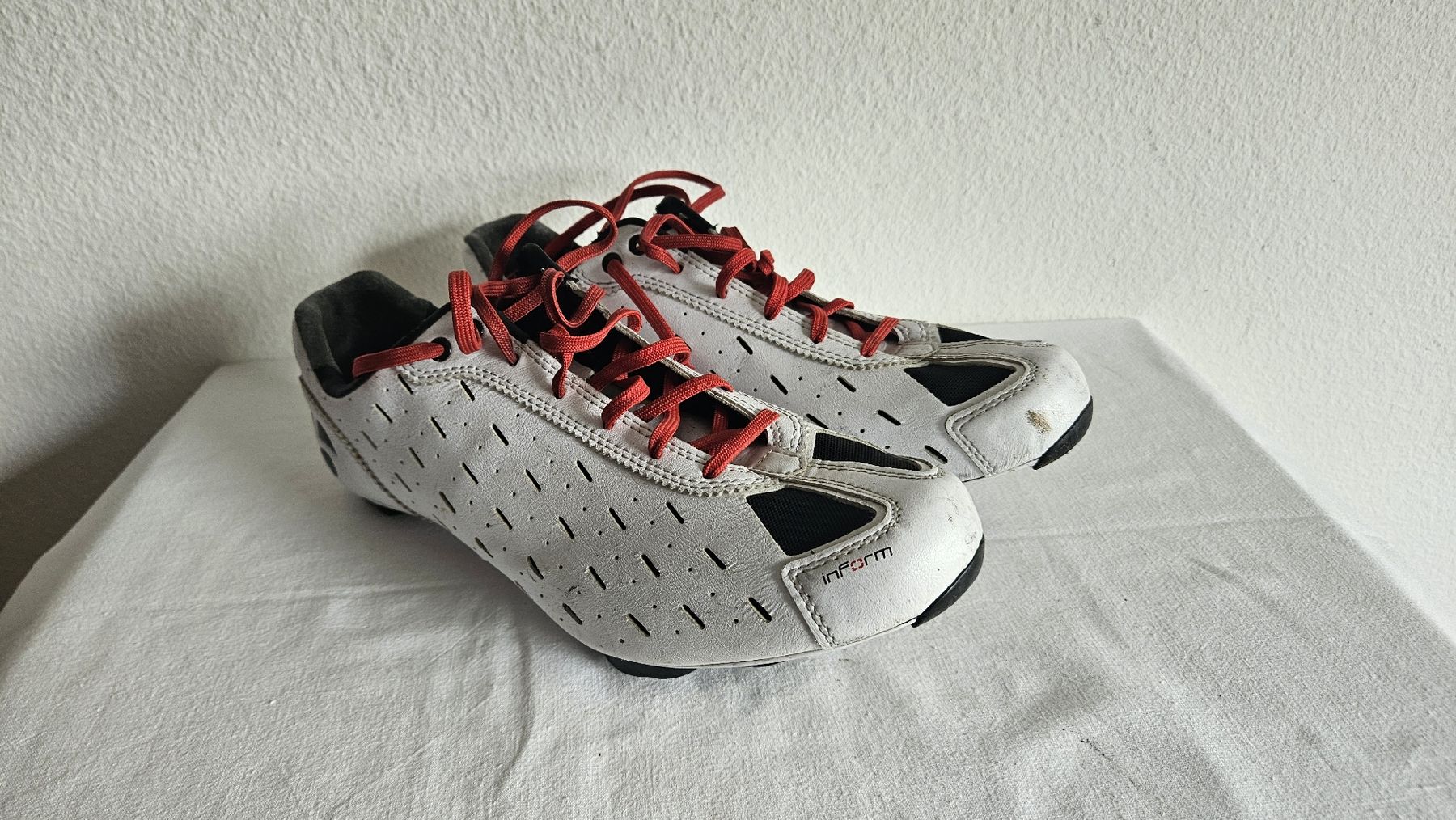Bontrager Scarpe da uomo: Bontrager Classique Rennradschuhe, Grösse 44, – Usato da Ettingen venduto da samiba 1