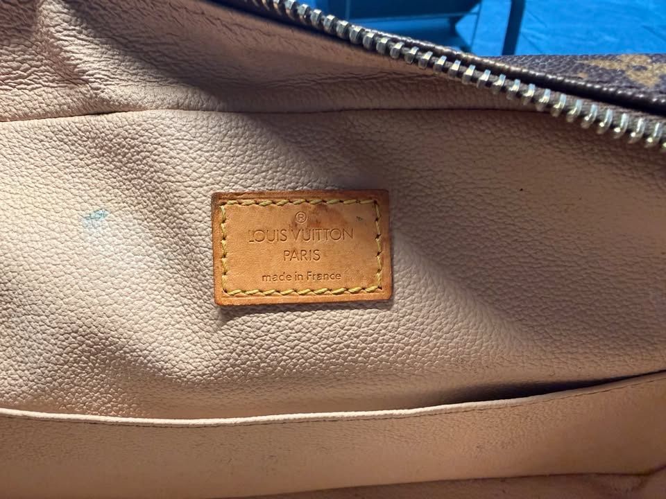 Louis Vuitton Kosmetikkoffer: Louis Vuitton Nécessaire PM Monogram Canvas – Gebraucht aus Zürich von phinder 3