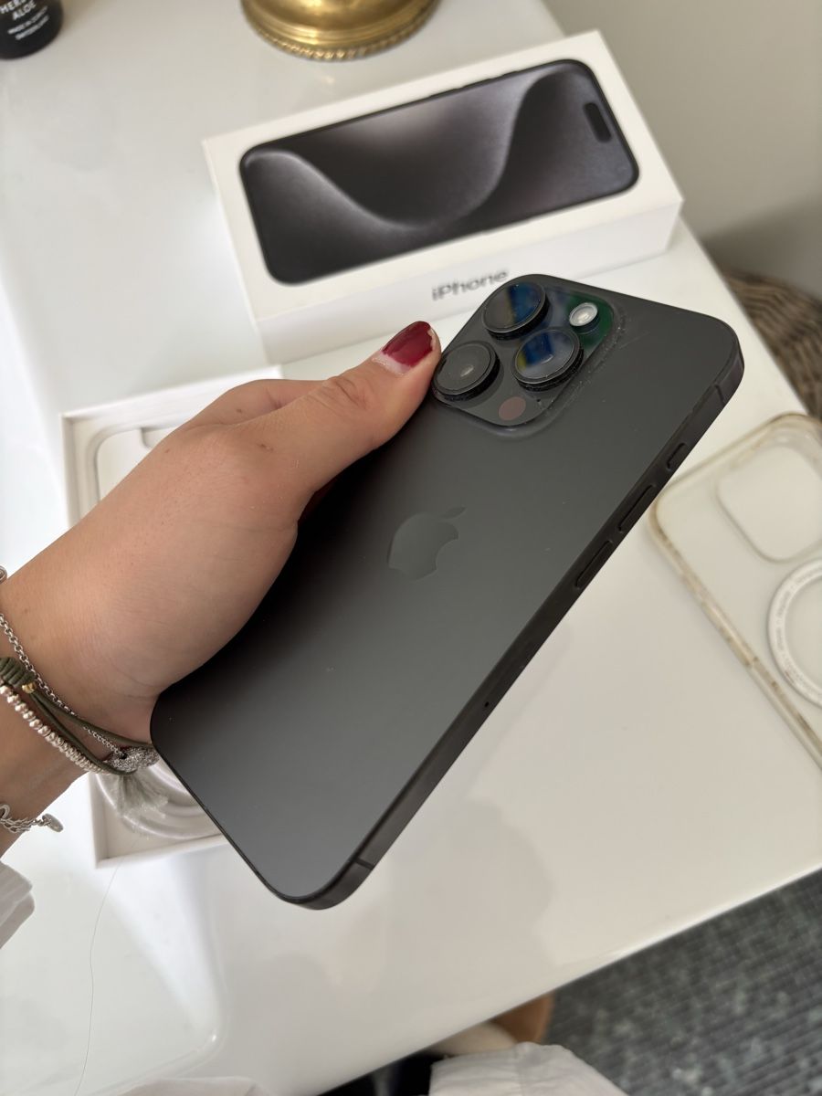Apple Handys / Smartphones: iPhone 15 Pro  – Gebraucht aus Zürich von Flo021000 2