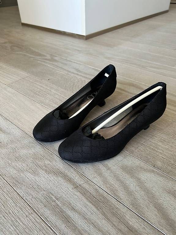 Scarpe da donna: Chaussures femme - pointure 40 – Usato da Crissier venduto da epostela 4