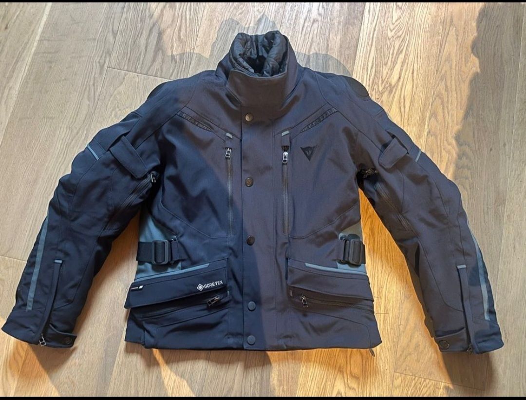Dainese Giacche: DAINESE CARVE MASTER Gore Tex – Usato da Schwerzenbach venduto da Mex011