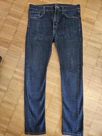 Levis dunkelblaue 510 Jeans W31 L32
