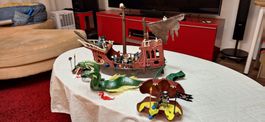 Geister Piratenschiff mit grosser Seeschlange viel Zubehör