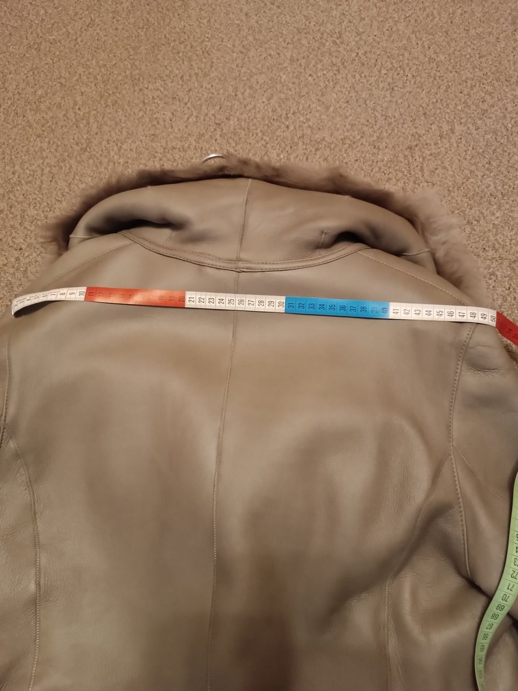 Madeleine Giacche: Lammfelljacke echt hellgrau-beige von Madeleine – Nuovo (secondo la descrizione) da Horn venduto da sonjamenzi 6