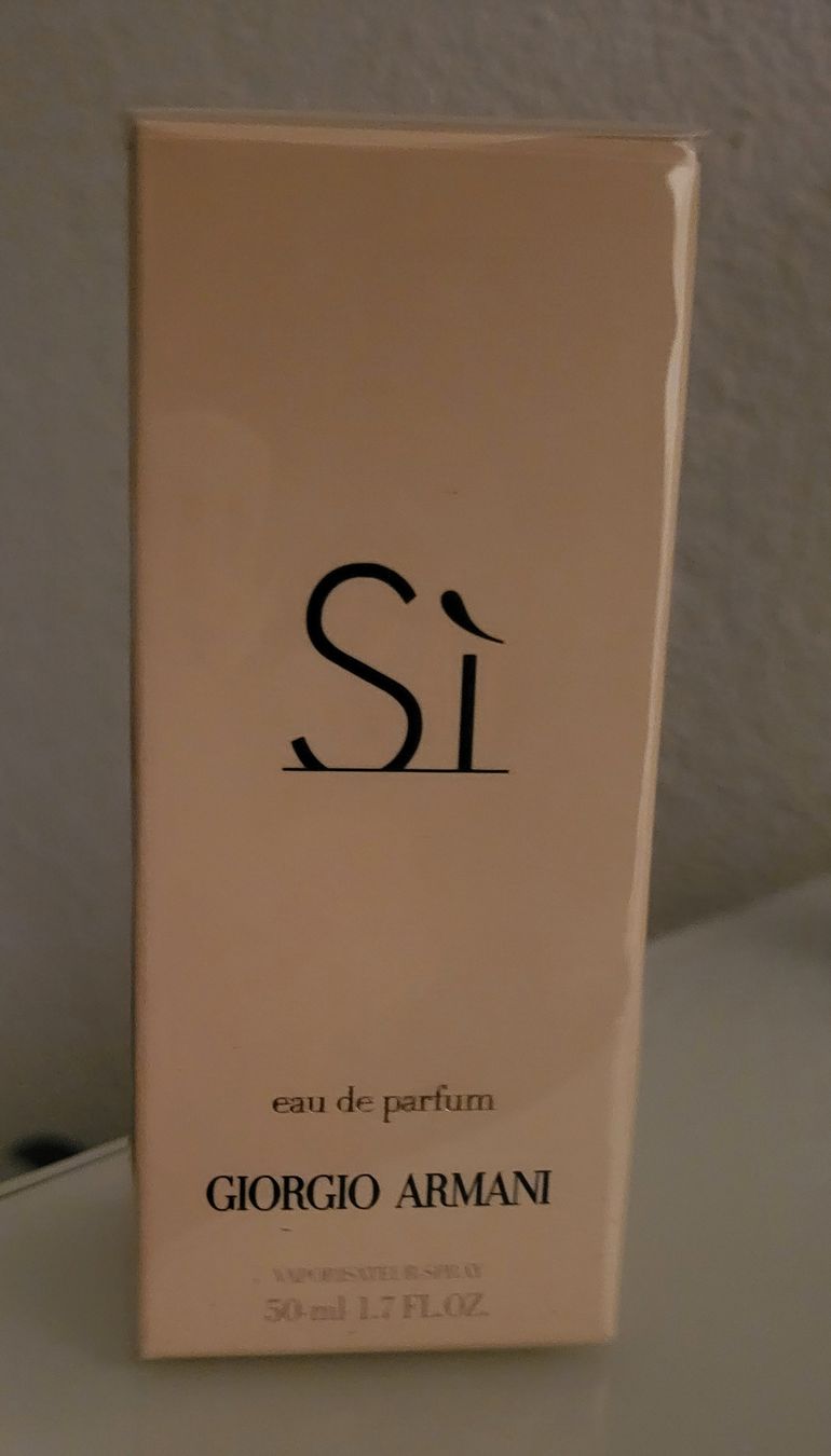 Armani Parfums & Eau de Toilette: Giorgio Armani Sì Eau de Parfum 50ml – Neuf avec emballage d'origine à Maur par sappi01