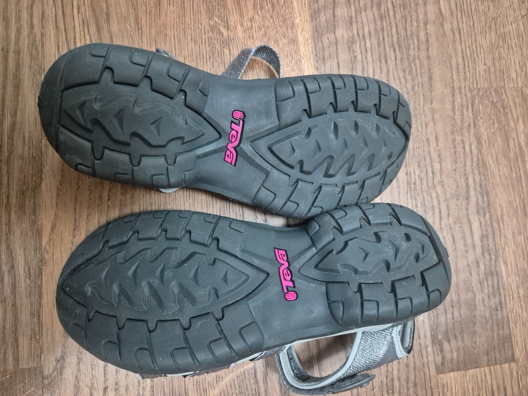 Teva Scarpe da donna: Grey Teva sandals size 38 – Usato da Zürich venduto da monadiederich 1