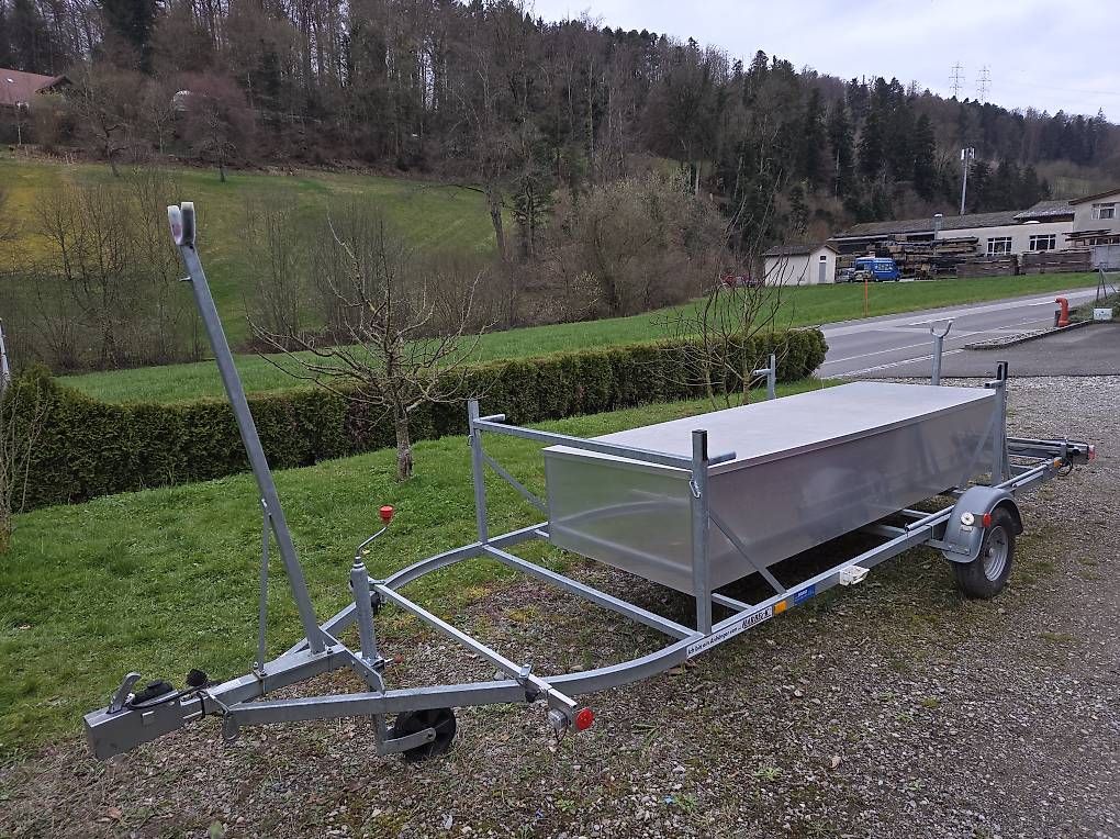 Barche: Katamaran Anhänger mit Alukiste  – Usato da Uerkheim venduto da celi9 3